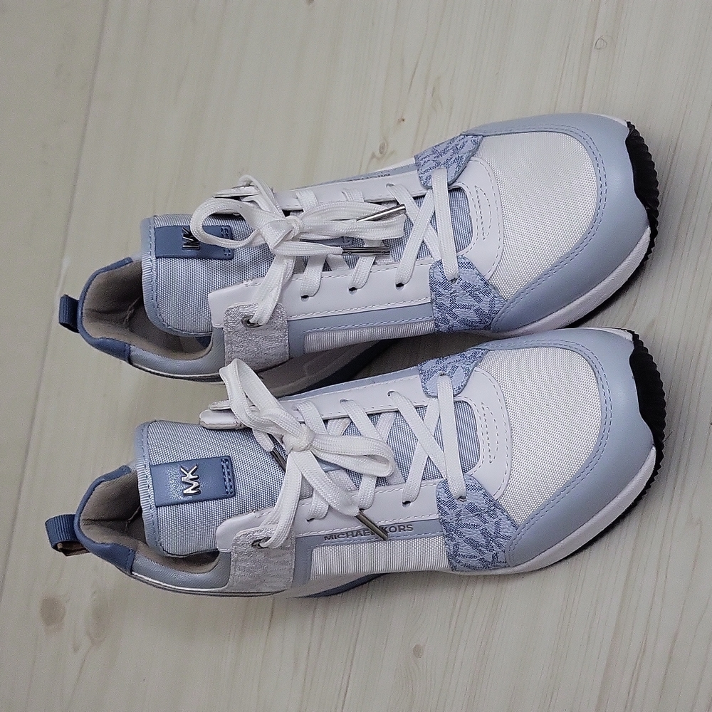 Michael kors sneakers size 8
